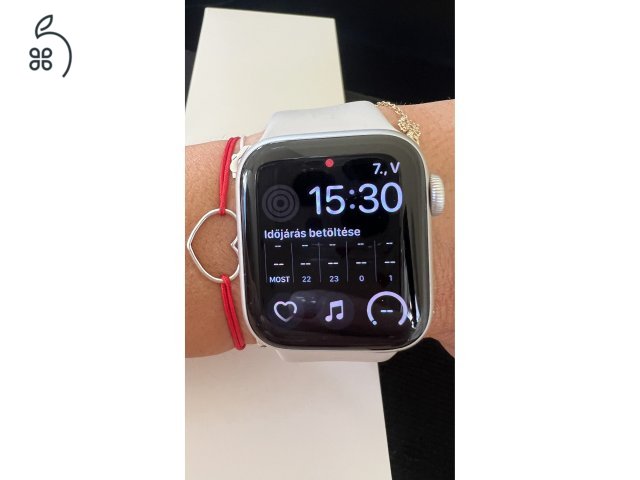 Apple Watch SE (2. generáció) 40 mm