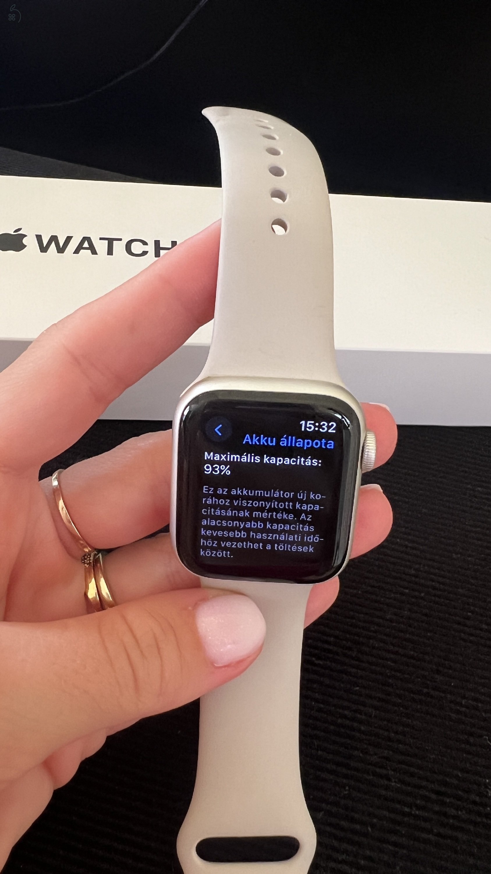 Apple Watch SE (2. generáció) 40 mm
