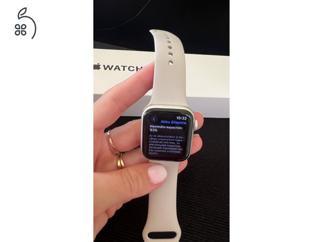 Apple Watch SE (2. generáció) 40 mm