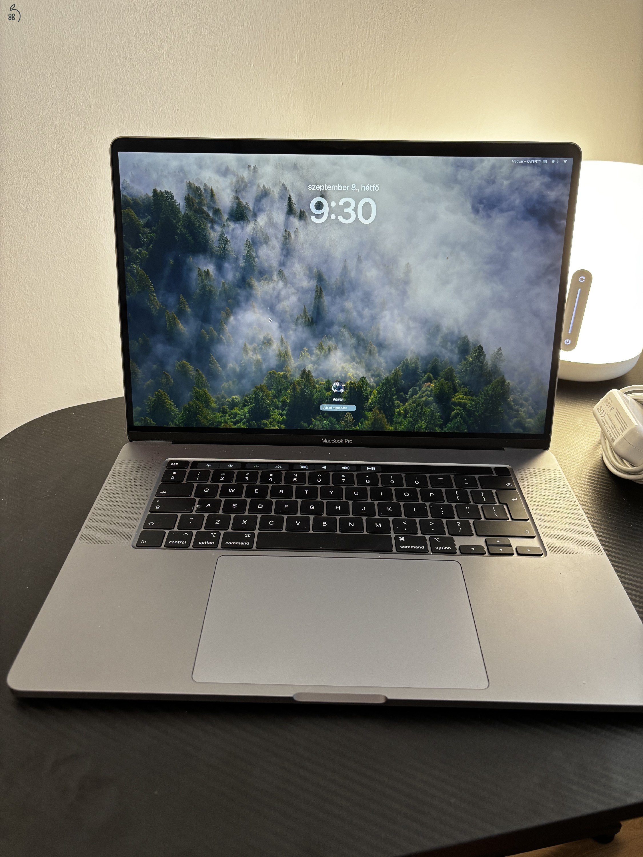 Apple MacBook Pro 16