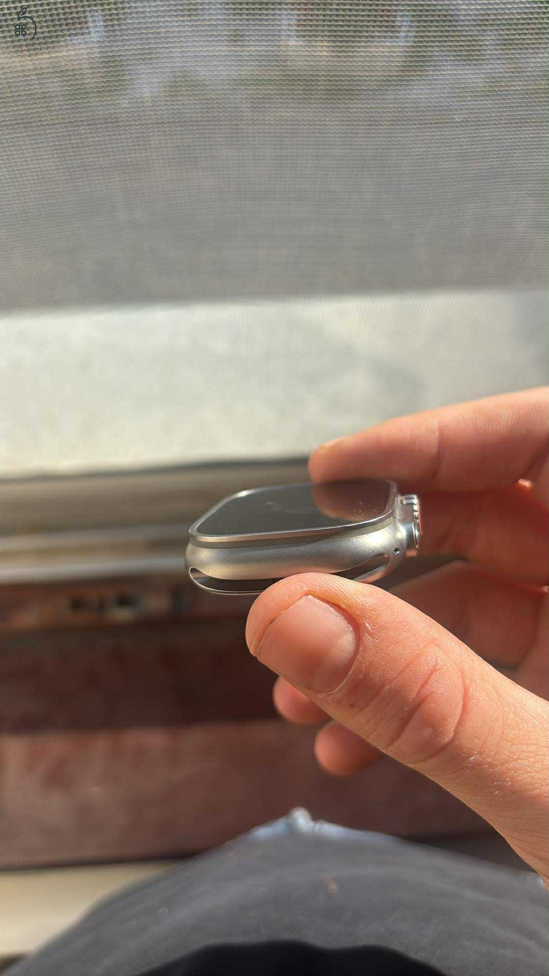 Apple Watch Ultra 2 - jó állapotban - 1 éves