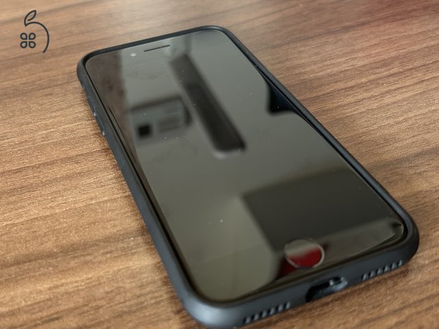 iPhone SE 2020 64GB fekete
