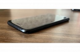 iPhone SE 2020 64GB fekete