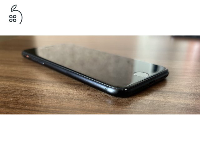 iPhone SE 2020 64GB fekete