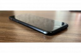 iPhone SE 2020 64GB fekete