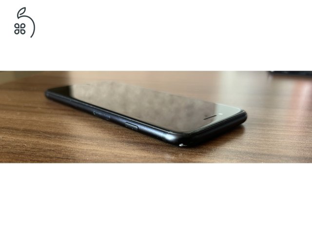 iPhone SE 2020 64GB fekete