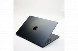 !! 1 ÉV GARANCIA !! Apple MacBook Air 13″ 2022 M2 256 GB SSD 8 GB RAM Midnight 96% EU Bill