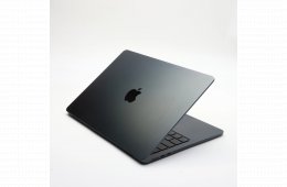 !! 1 ÉV GARANCIA !! Apple MacBook Air M3 2024 13″ 256 GB 16 GB RAM Midnight 98% EU Bill