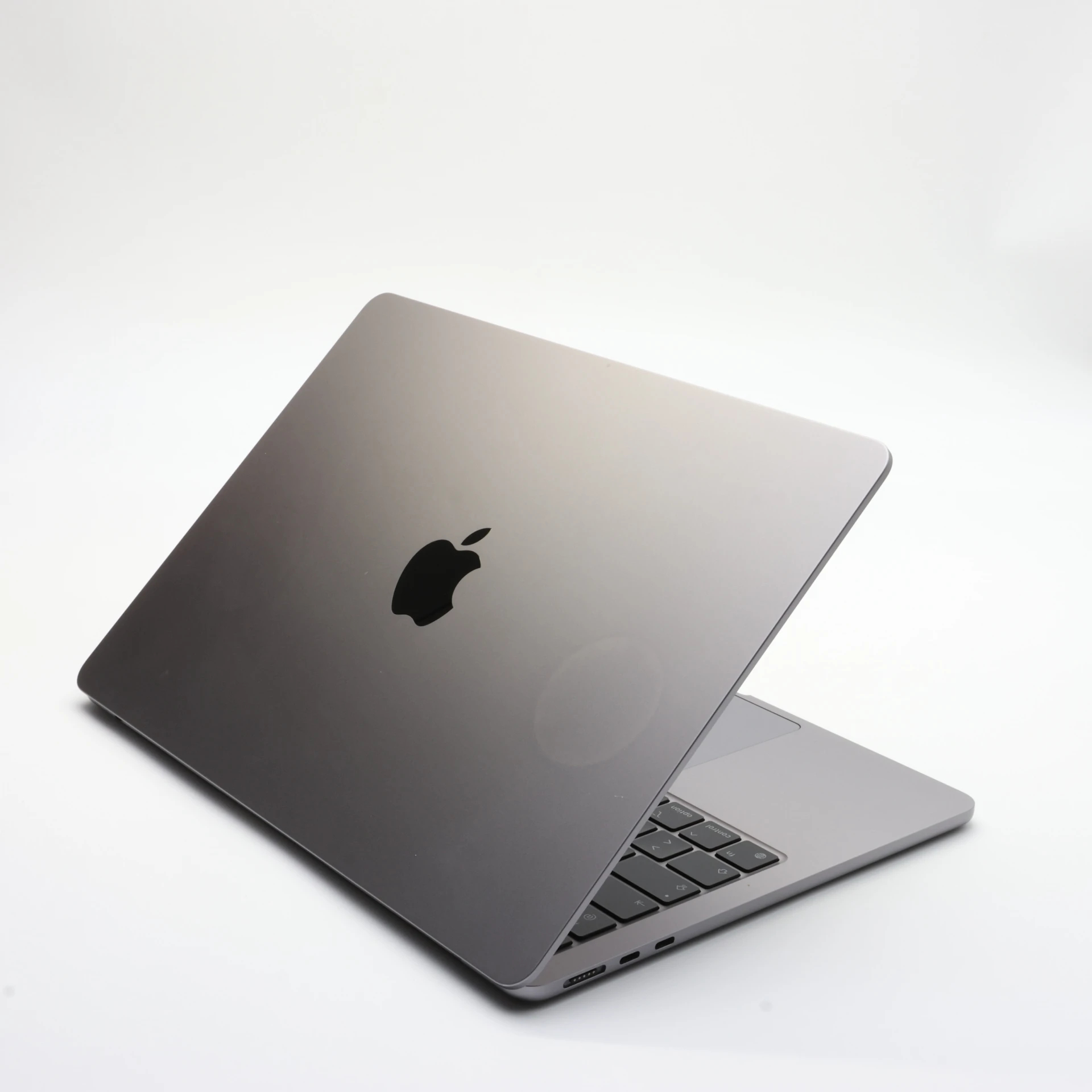!! 1 ÉV GARANCIA !! Apple MacBook Air M3 2024 13″ 256 GB 8 GB RAM Space Gray 99% EU Bill