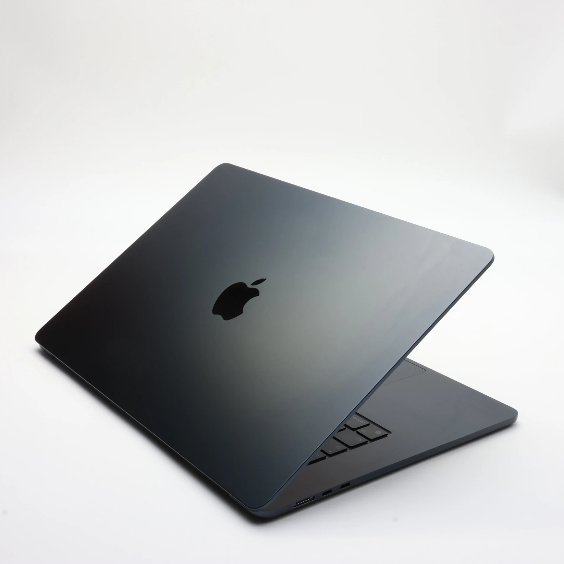 !! 1 ÉV GARANCIA !! Apple MacBook Air M3 2024 15″ 512 GB 16 GB RAM Midnight 99% EU Bill