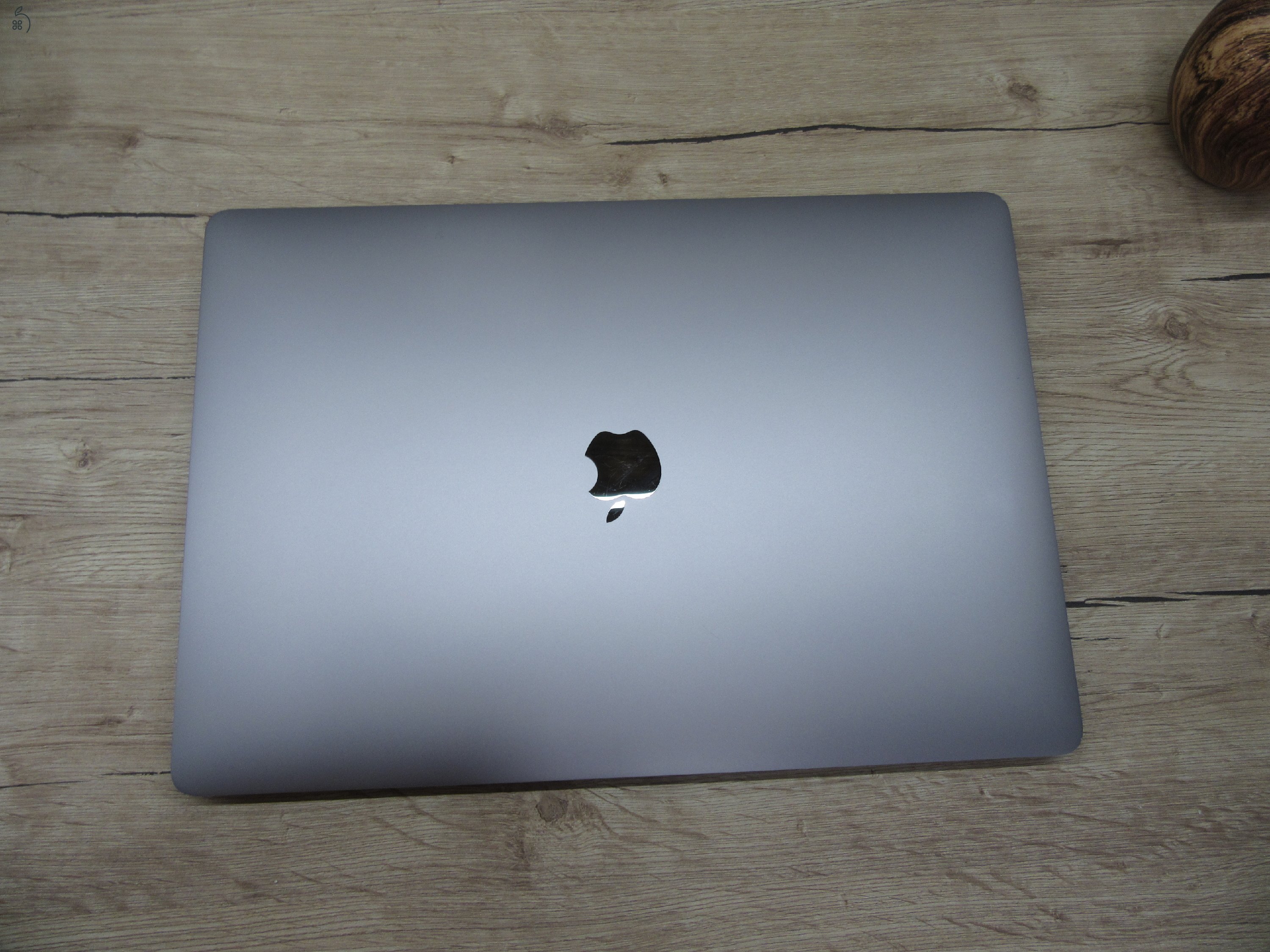 Apple MacBook Pro 16” Touch Bar – Újszerű i9 erőgép, 32 GB RAM / 500 GB SSD – Használt, karcmentes – 3 hónap garanciával