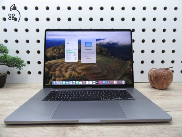 Apple MacBook Pro 16” Touch Bar – Újszerű i9 erőgép, 32 GB RAM / 500 GB SSD – Használt, karcmentes – 3 hónap garanciával