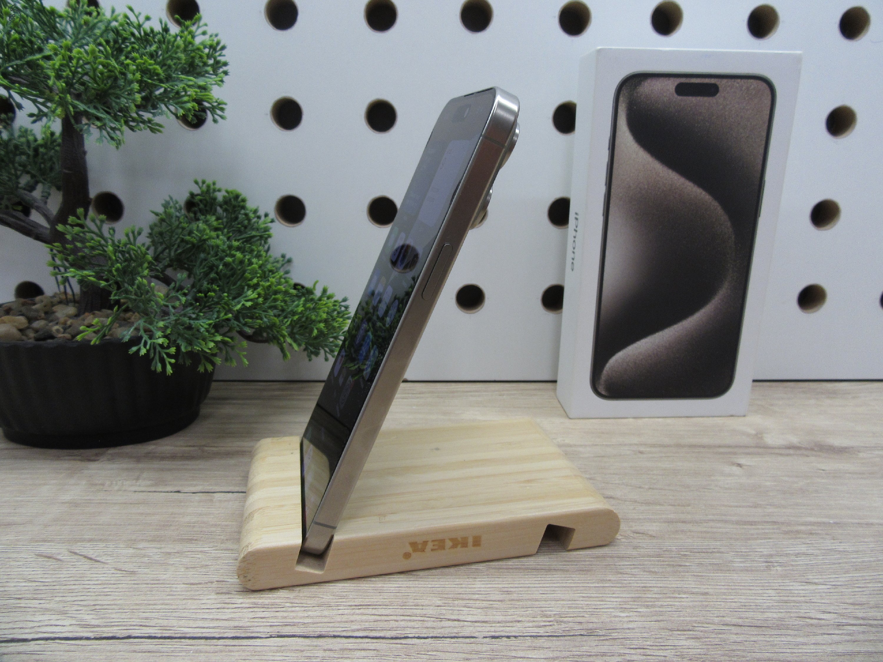 Apple iPhone 15 Pro Max – Natural Titanium – Titán dizájn, 5× optikai zoom – 256 GB – Használt, szép állapot – 3 hónap garanciával