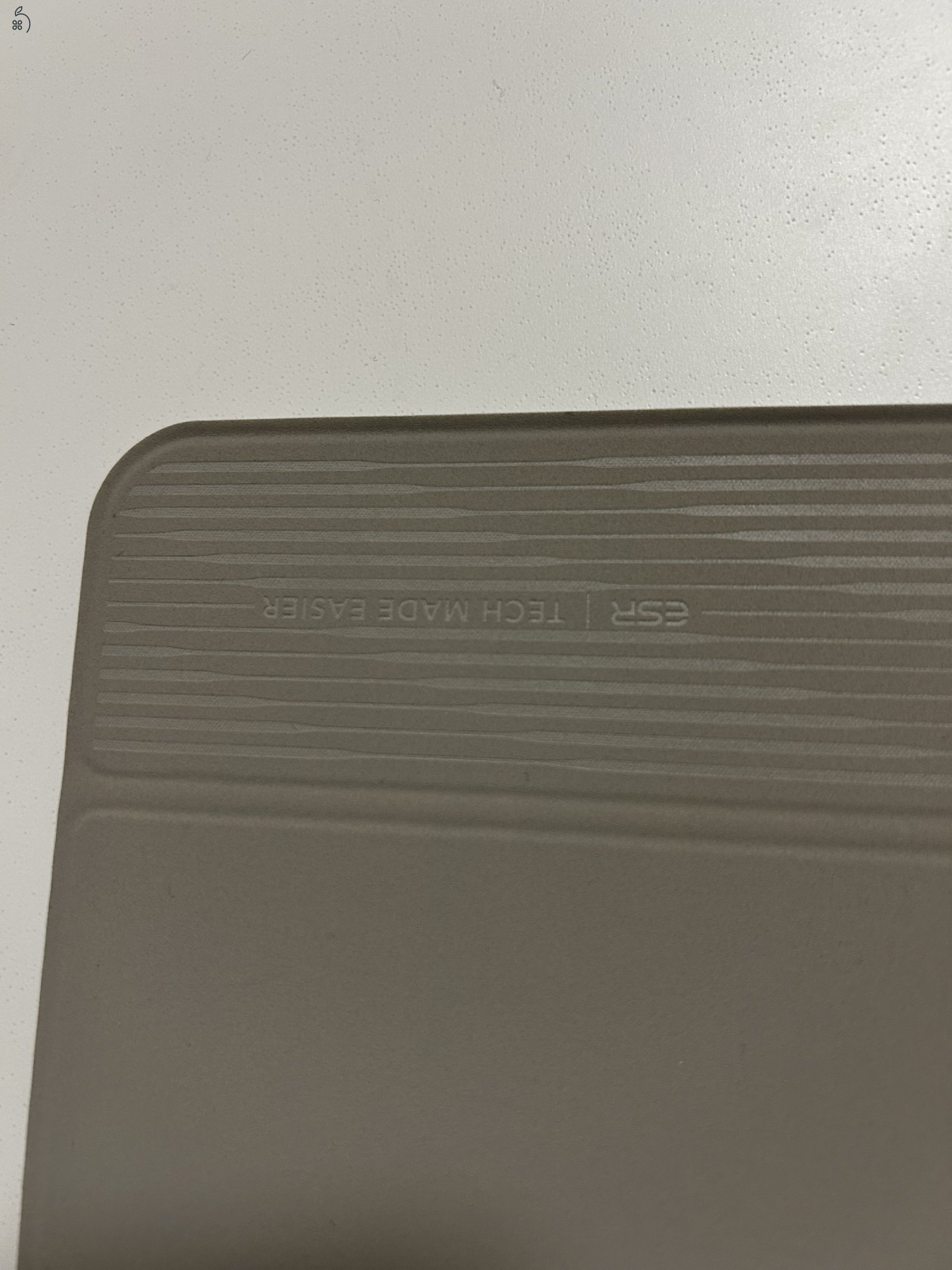 ESR Magnetic Rebound Ipad Pro 11’ 2024 tok