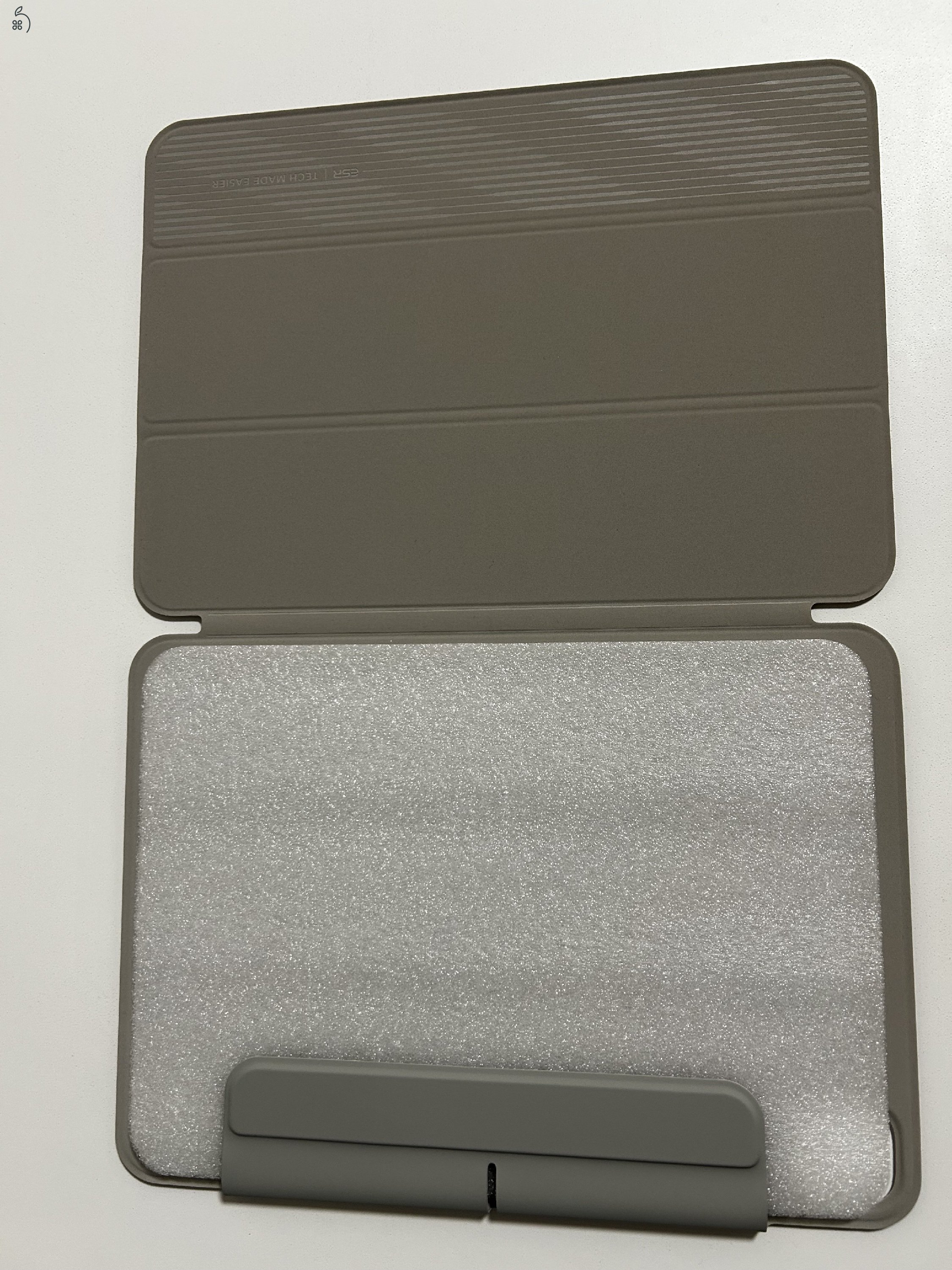 ESR Magnetic Rebound Ipad Pro 11’ 2024 tok