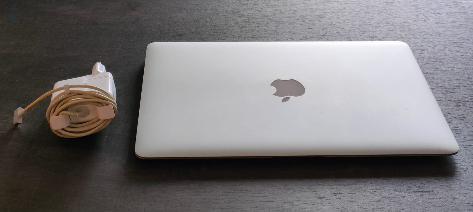 MacBook Air eladó (19-inch, 2017)
