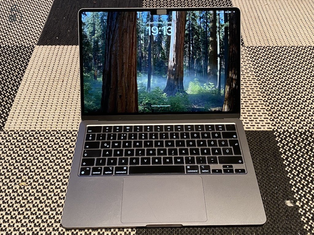 Macbook Air 13 M3 2024 256GB SSD 16GB + 3 év AppleCare kiterjesztett garancia