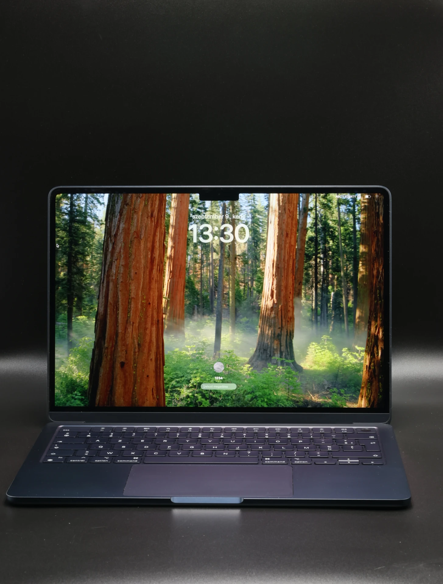 Apple MacBook Air 13″ 2022 M2 256 GB Midnight 96% akku - 12 HÓ GARANCIA