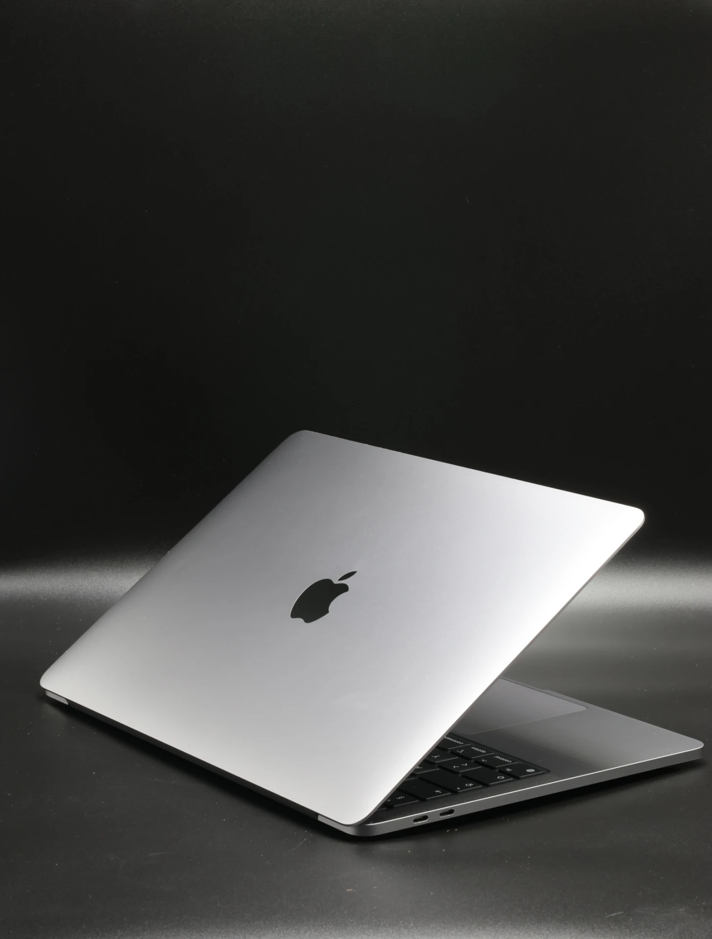 Apple MacBook Pro 13″ Touch Bar 2020 M1 256 GB Space Gray 95% akku - 12 HÓ GARANCIA