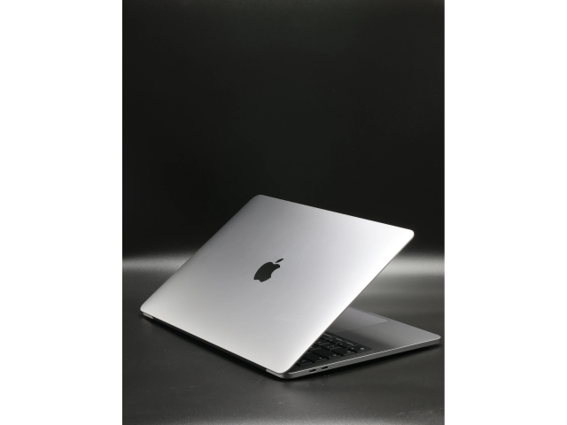 Apple MacBook Pro 13″ Touch Bar 2020 M1 256 GB Space Gray 95% akku - 12 HÓ GARANCIA
