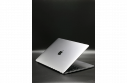 Apple MacBook Pro 13″ Touch Bar 2020 M1 256 GB Space Gray 95% akku - 12 HÓ GARANCIA
