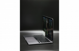 Apple MacBook Pro 13″ Touch Bar 2020 M1 256 GB Space Gray 95% akku - 12 HÓ GARANCIA
