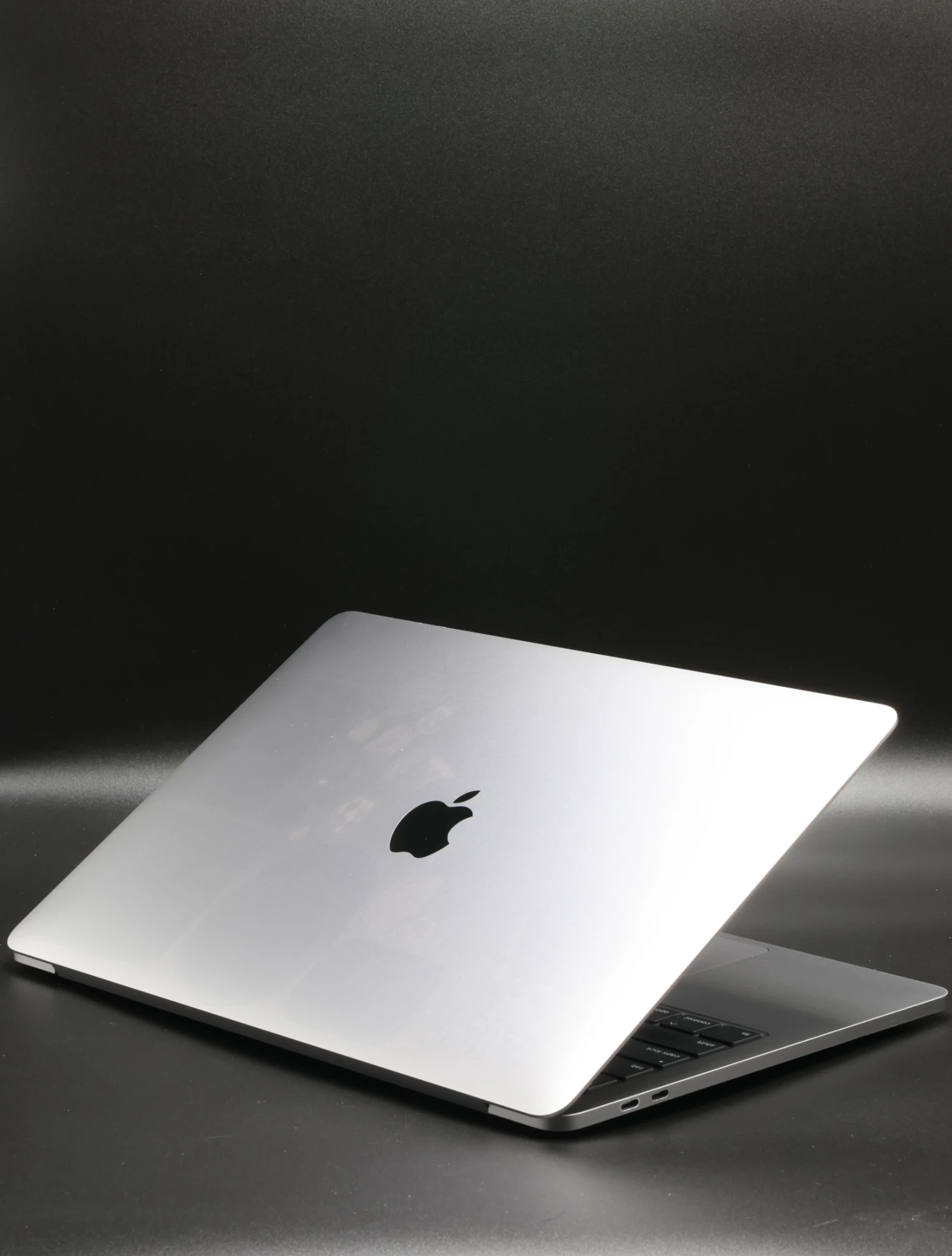 Apple MacBook Pro 13″ Touch Bar 2020 i5 256 GB Space Gray akku - 12 HÓ GARANCIA