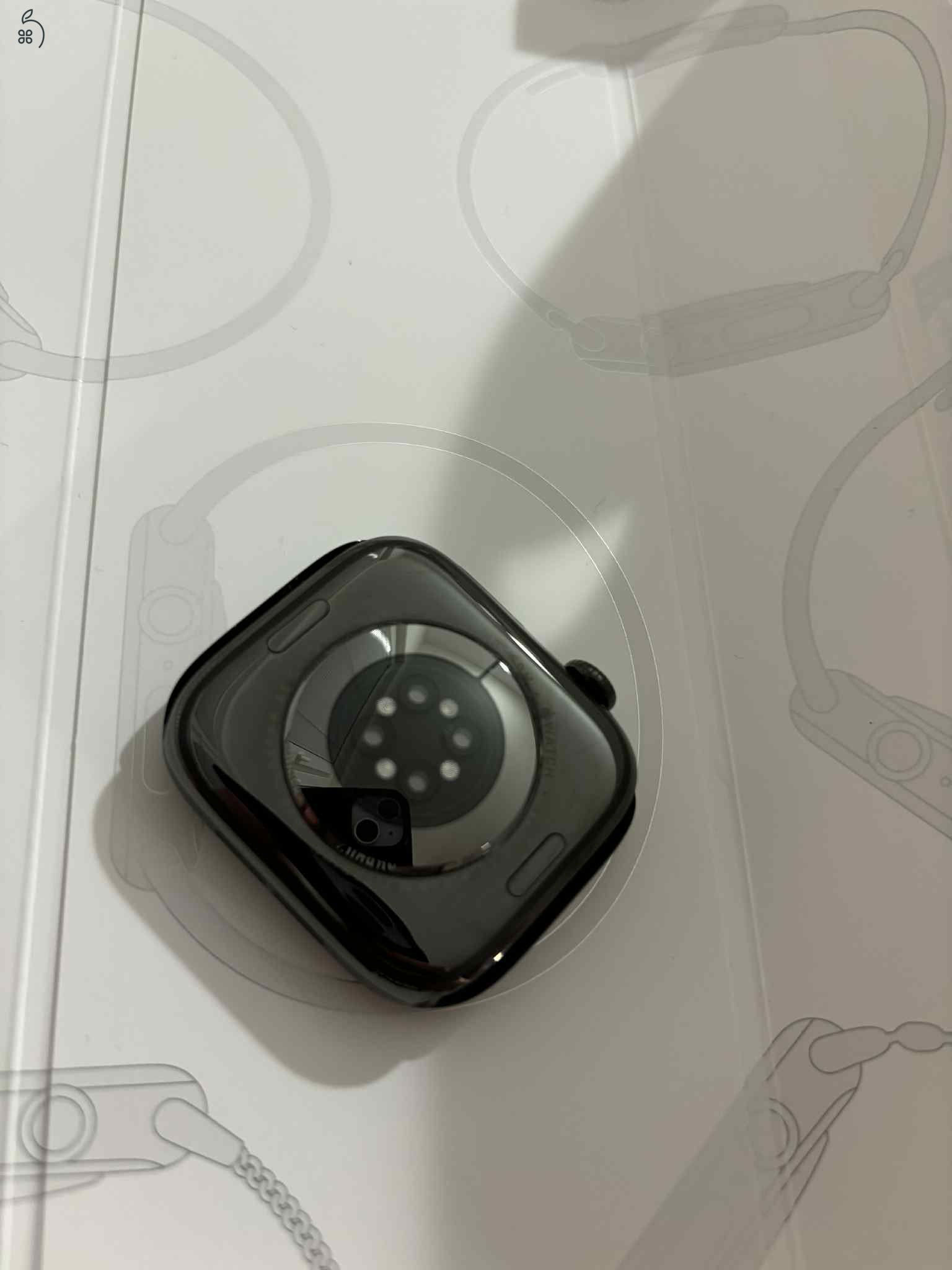 Apple Watch Series 10 (GPS + Cellular) – 46 mm titán tok