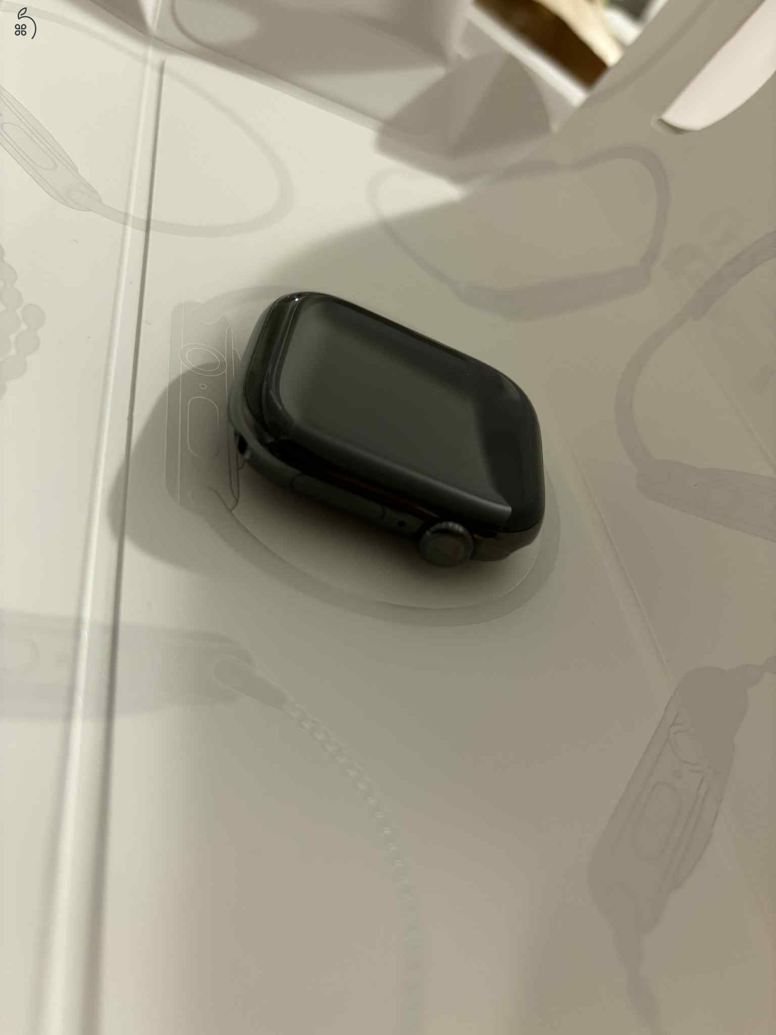 Apple Watch Series 10 (GPS + Cellular) – 46 mm titán tok
