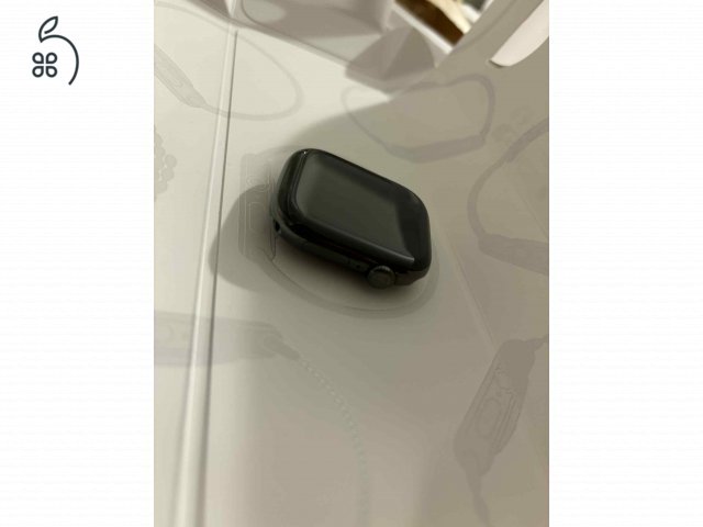 Apple Watch Series 10 (GPS + Cellular) – 46 mm titán tok