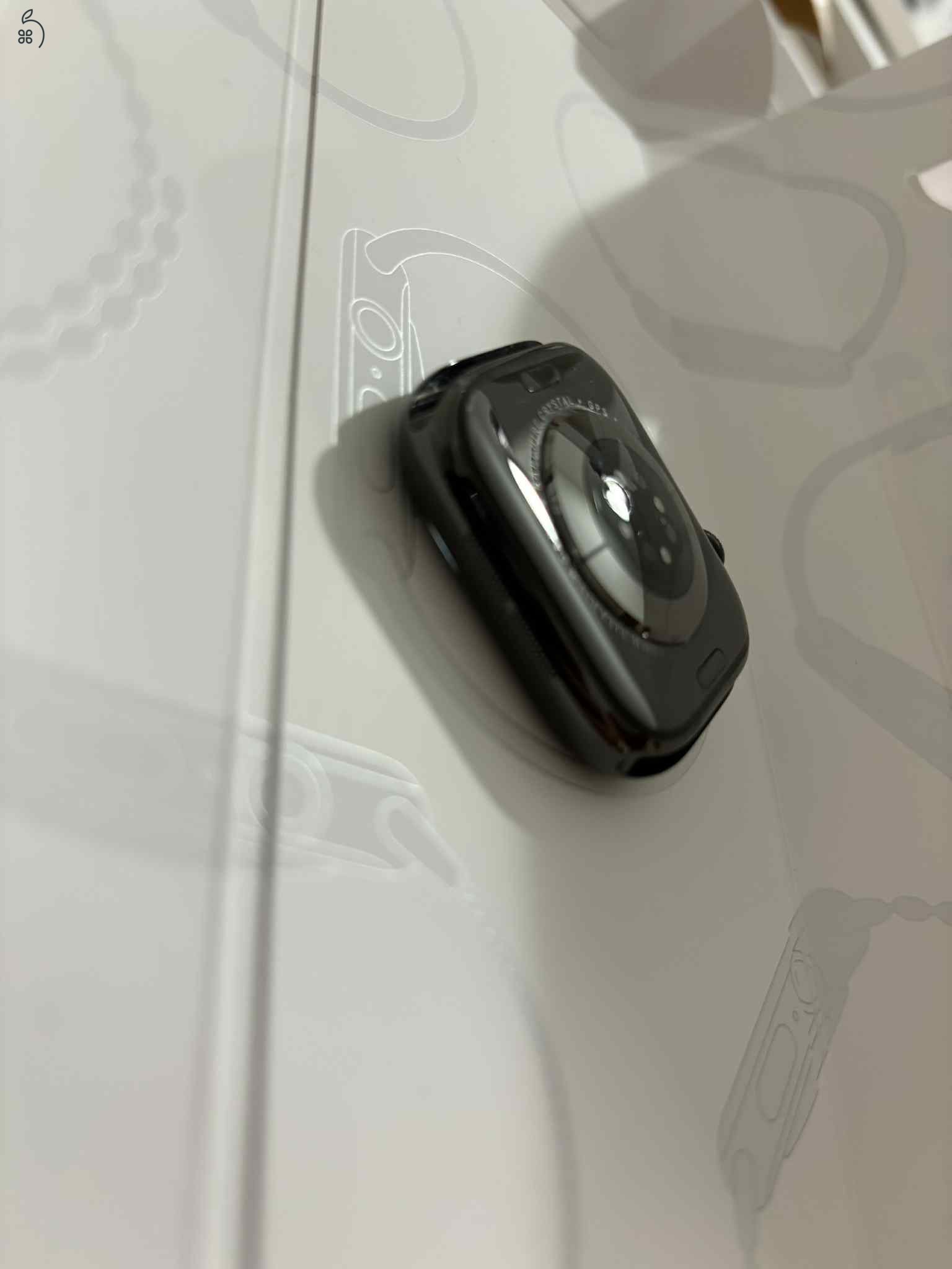 Apple Watch Series 10 (GPS + Cellular) – 46 mm titán tok