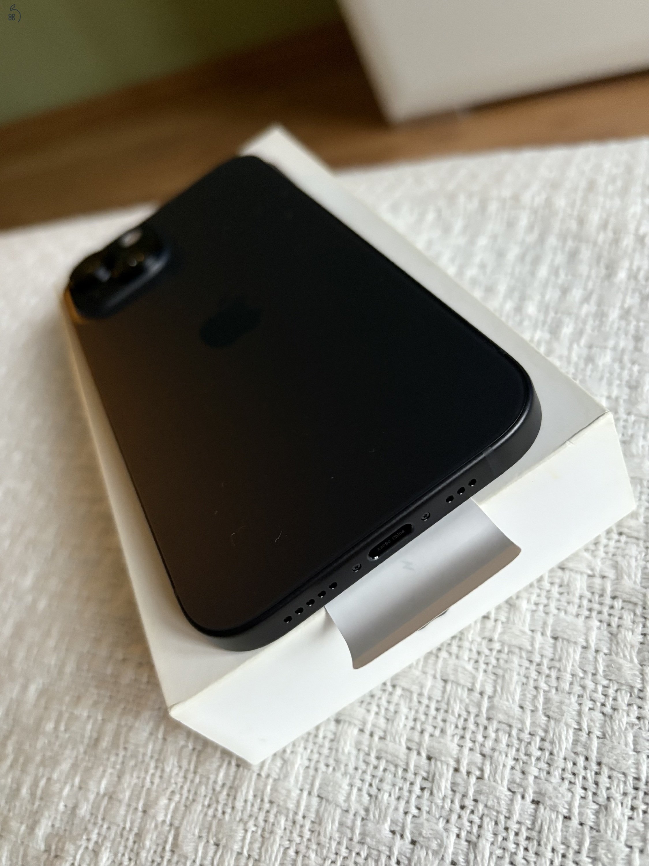 Kítűnő állapotban Iphone 15 256 GB
