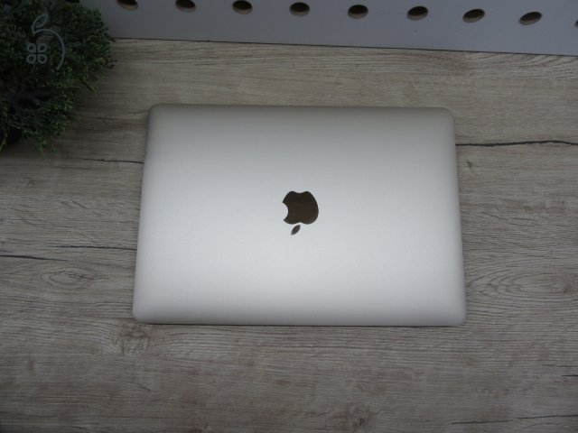 Apple MacBook 12” Retina – Pehelykönnyű hordozhatóság, csendes üzem – 8 GB RAM / 256 GB SSD – Használt, szép állapot – 100% akku (1 ciklus) – 3 hónap garanciával