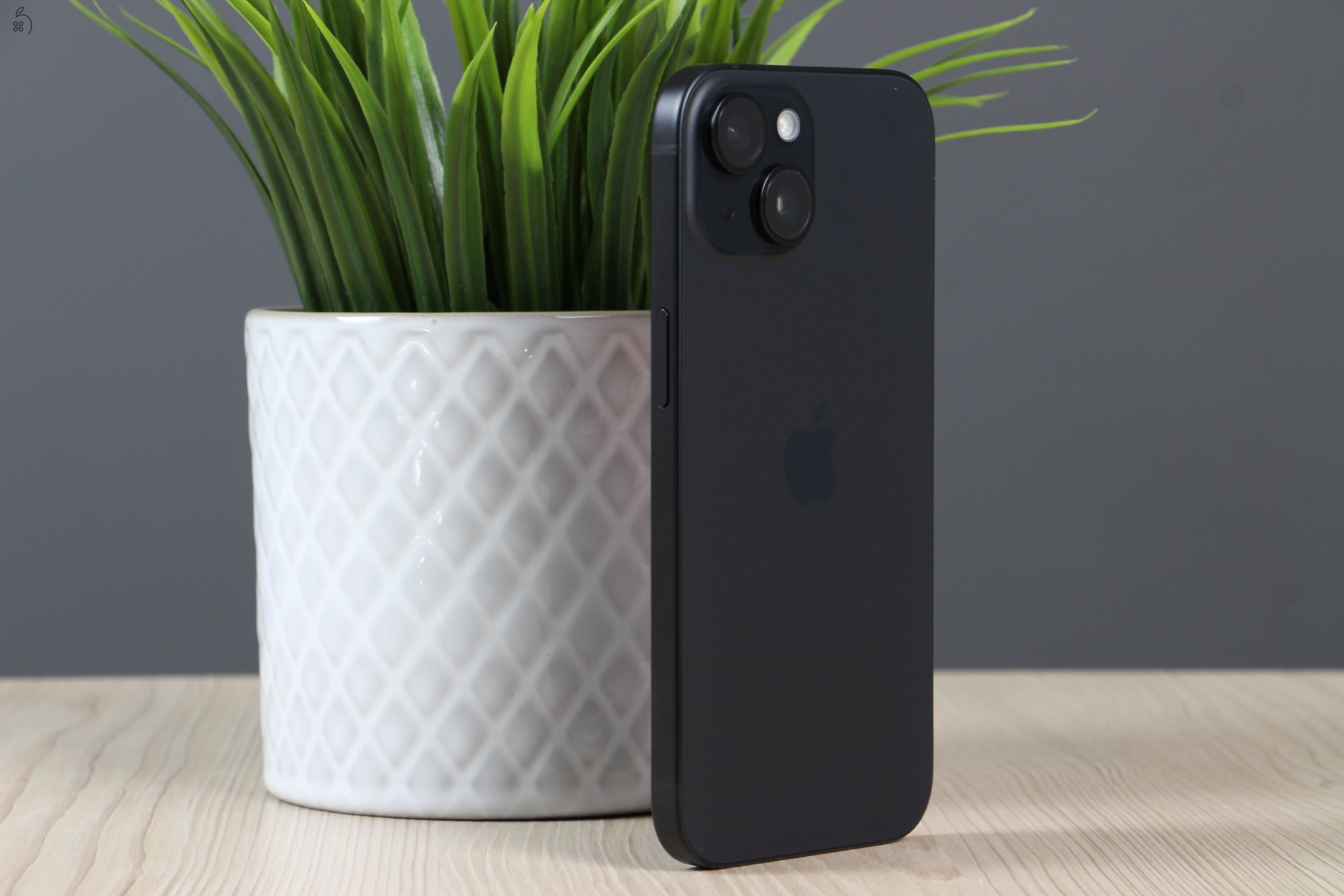 Apple iPhone 15 128GB asztrofekete B US-7143
