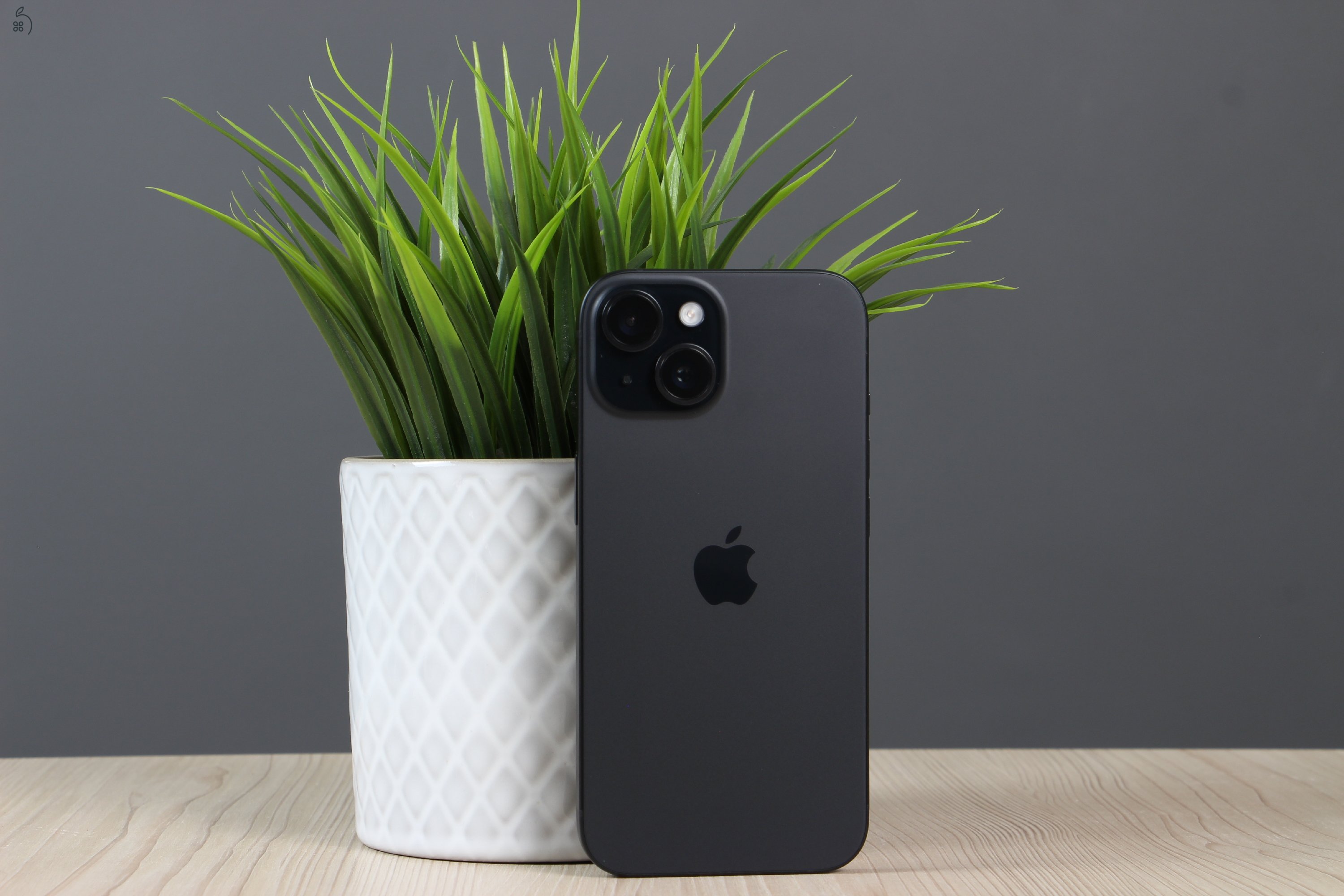 Apple iPhone 15 128GB asztrofekete B US-7143