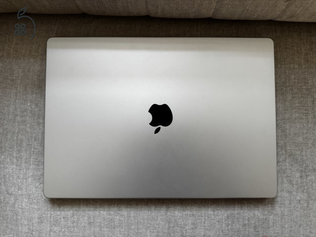 Macbook Pro 16 (2021) - Apple M1 Pro - 1 TB SSD Ajándék Tokkal