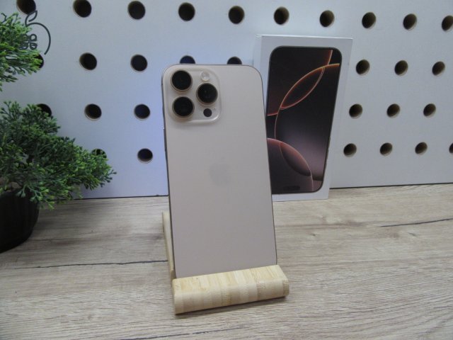 Apple iPhone 16 Pro Max – Desert Titanium – Titán dizájn, Pro kamera – 256 GB – Használt, karcmentes – 100% akku (22 ciklus) – Garancia 2026. 06. 19-ig