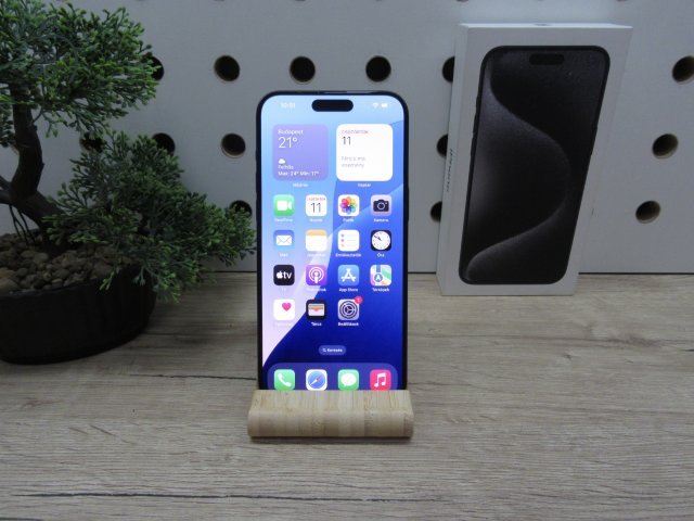 Apple iPhone 15 Pro Max – Black Titanium – Titán stílus, 5× optikai zoom – 256 GB – Használt, karcmentes – 3 hónap garanciával