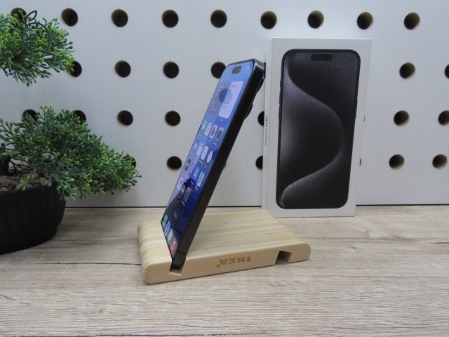 Apple iPhone 15 Pro Max – Black Titanium – Titán stílus, 5× optikai zoom – 256 GB – Használt, karcmentes – 3 hónap garanciával