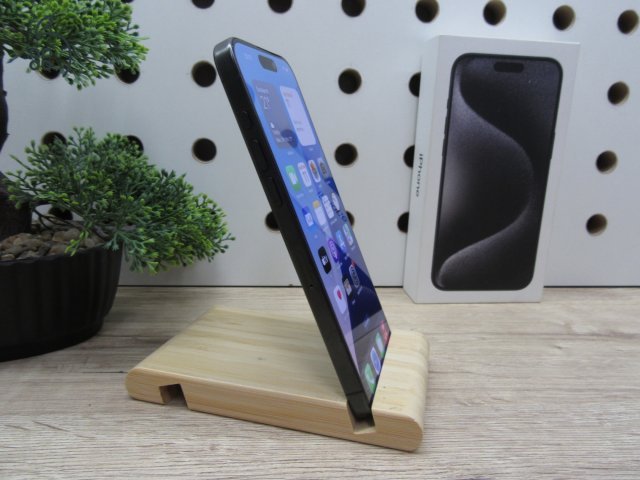 Apple iPhone 15 Pro Max – Black Titanium – Titán stílus, 5× optikai zoom – 256 GB – Használt, karcmentes – 3 hónap garanciával