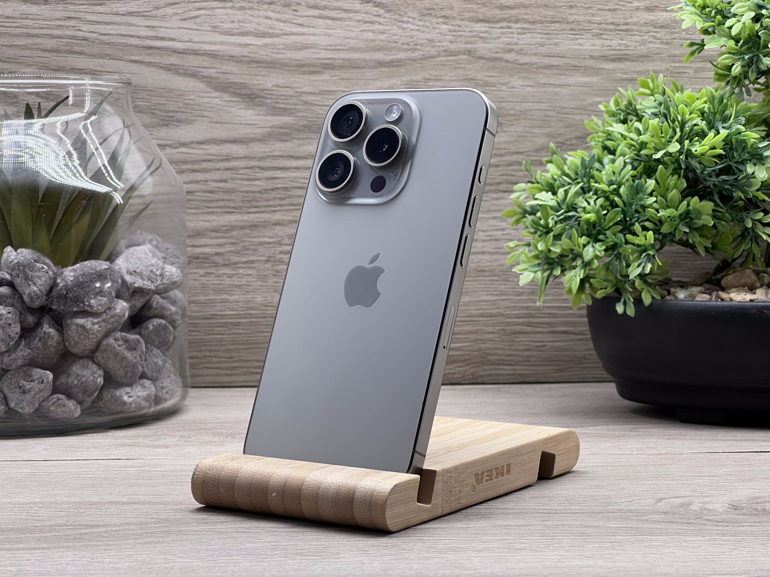Hibátlan iPhone 15 Pro Natural Titanium 256GB 2 ÉV Garanciával Számlával