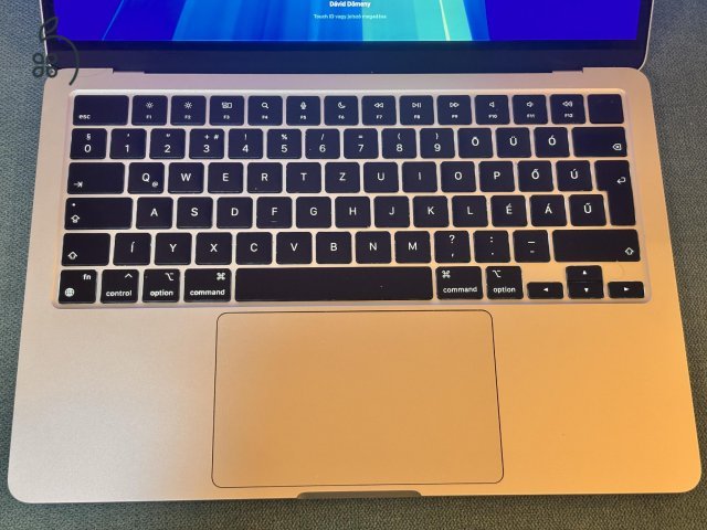 Eladó MacBook Air M2 (2022)