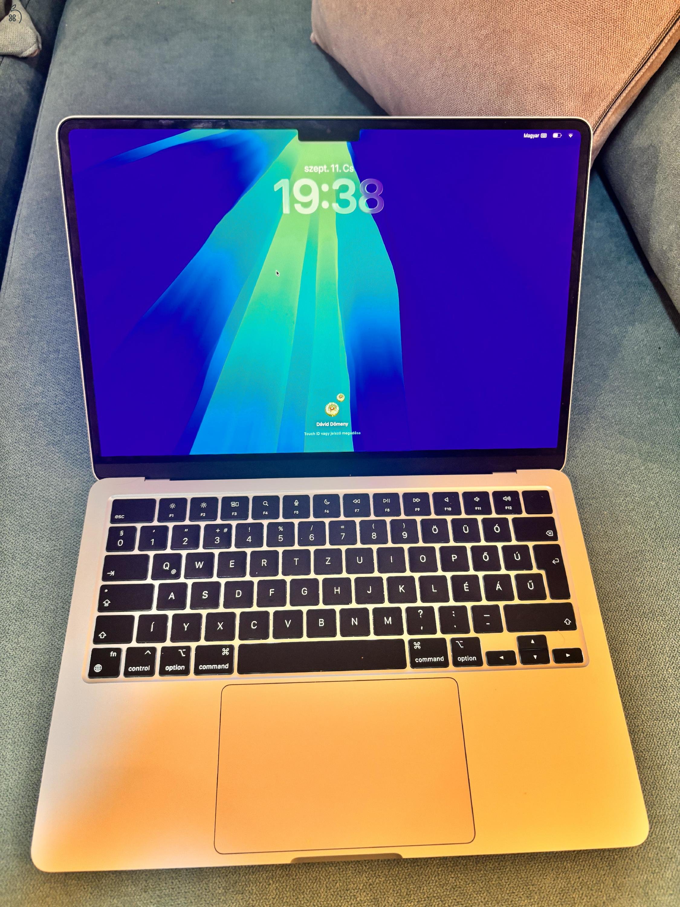Eladó MacBook Air M2 (2022)