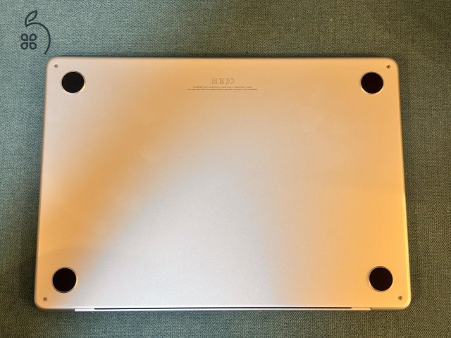 Eladó MacBook Air M2 (2022)
