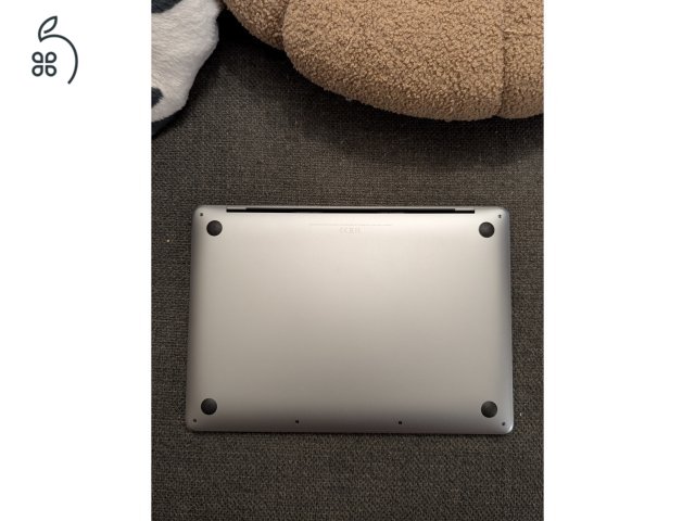 MacBook Pro M1 512GB SSD újszerű állapot
