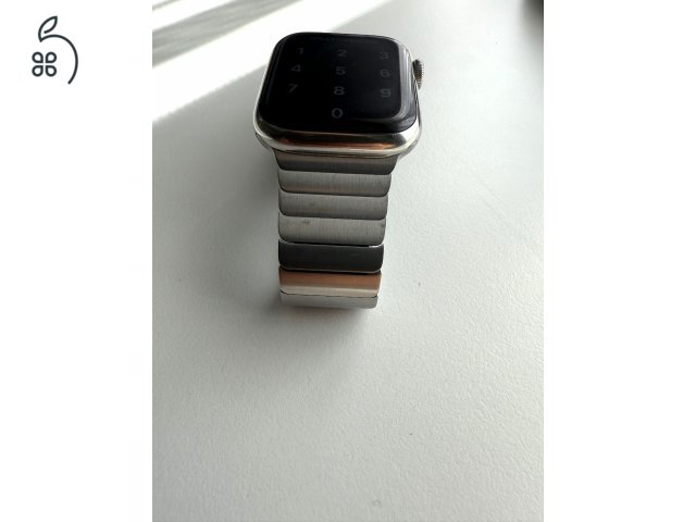 Rozsdamentes acél Apple Watch 7 Cellular