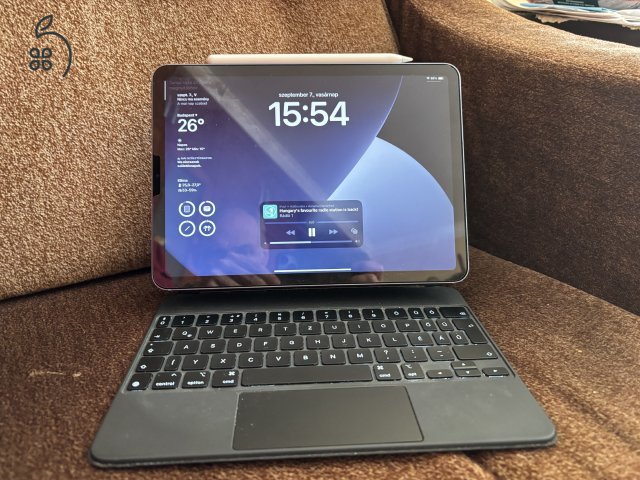 Ipad Air 5 (Wi-Fi + Cellular) + Magic Keyboard +Apple Pencil