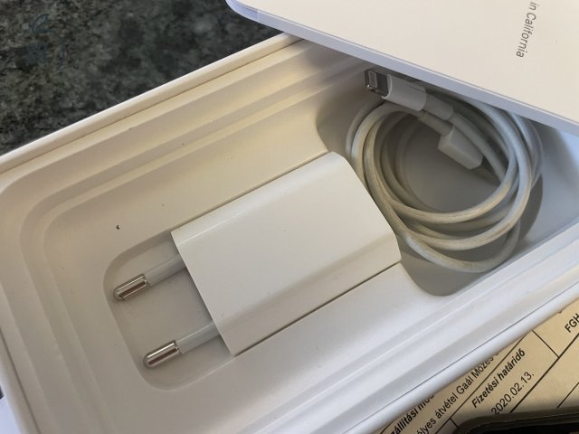 Iphone 11 64GB független