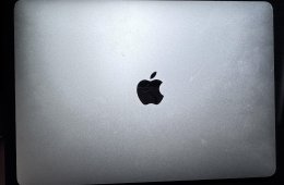 MacBook Pro jó állapotban