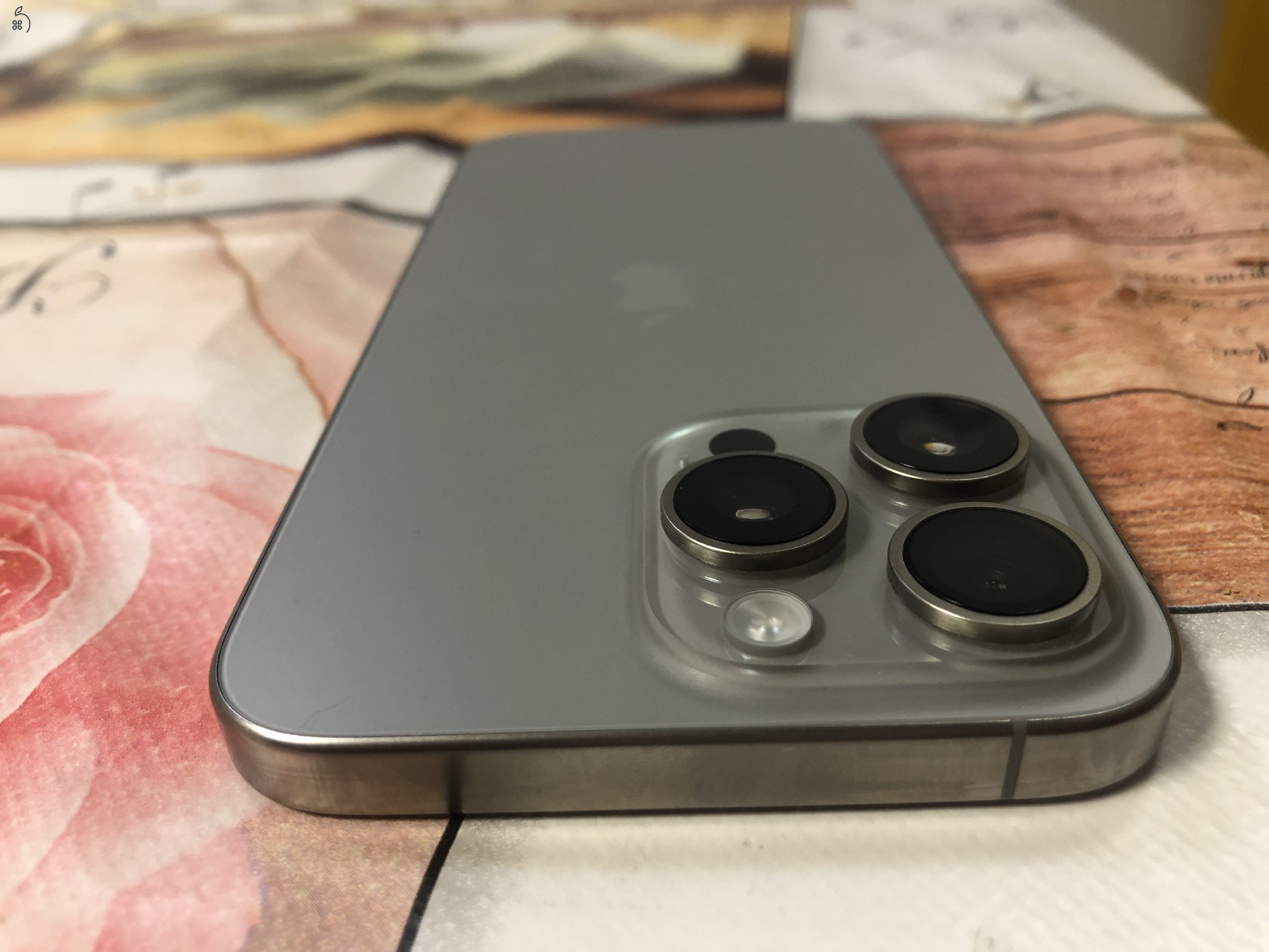 Eladó 1 éves független iPhone 15 Pro Max 